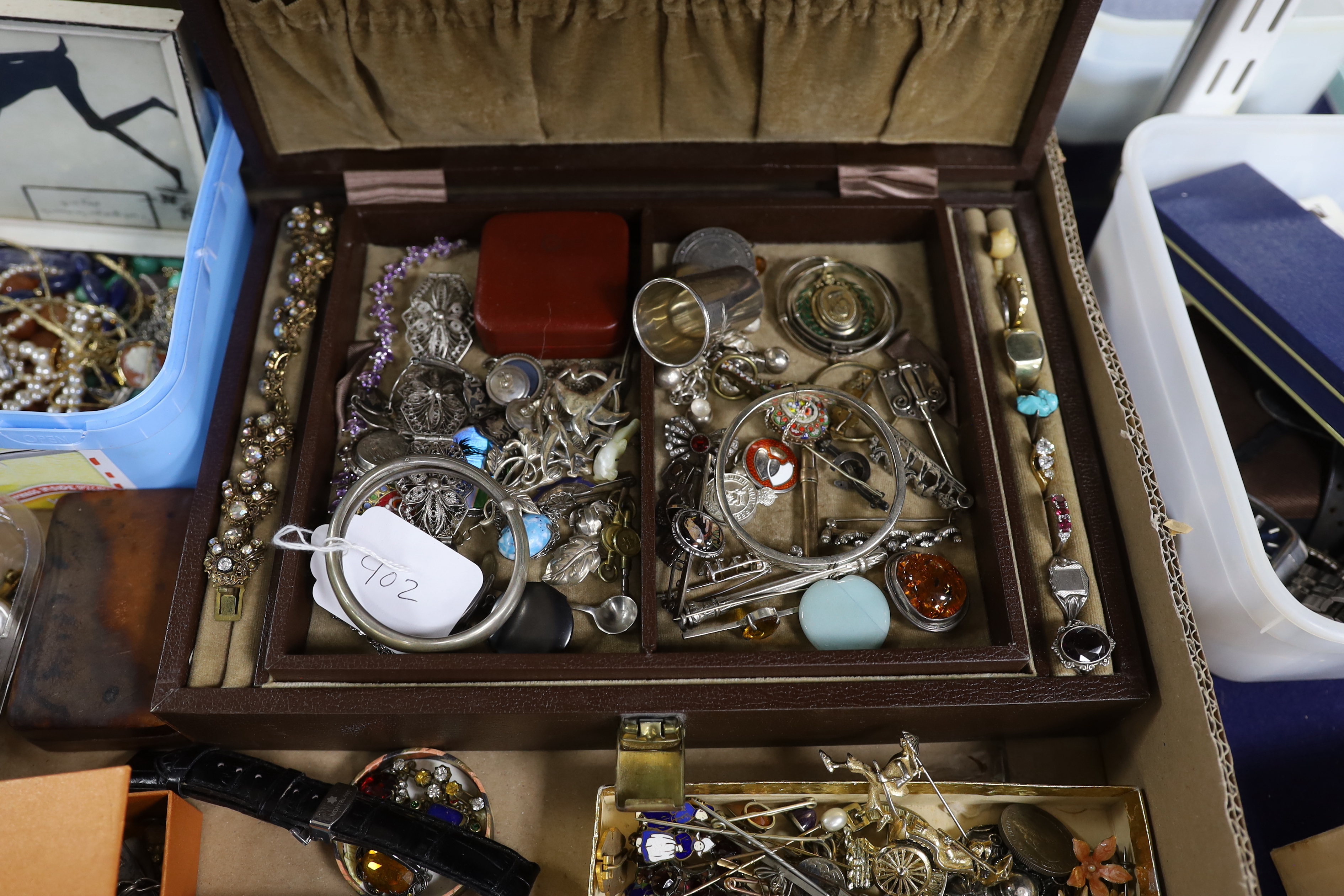 A large quantity of assorted Victorian and later jewellery etc. including silver brooch, micro mosaic brooches, marcasite jewellery, rings, niello bracelet, Russian white metal tot, etc.
